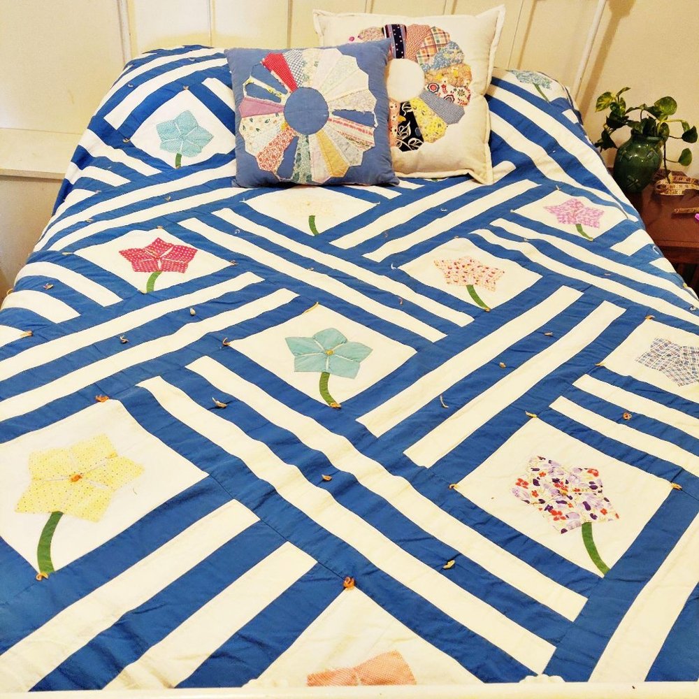 Vintage Star Flower Block Window Pane Quilt 1940s